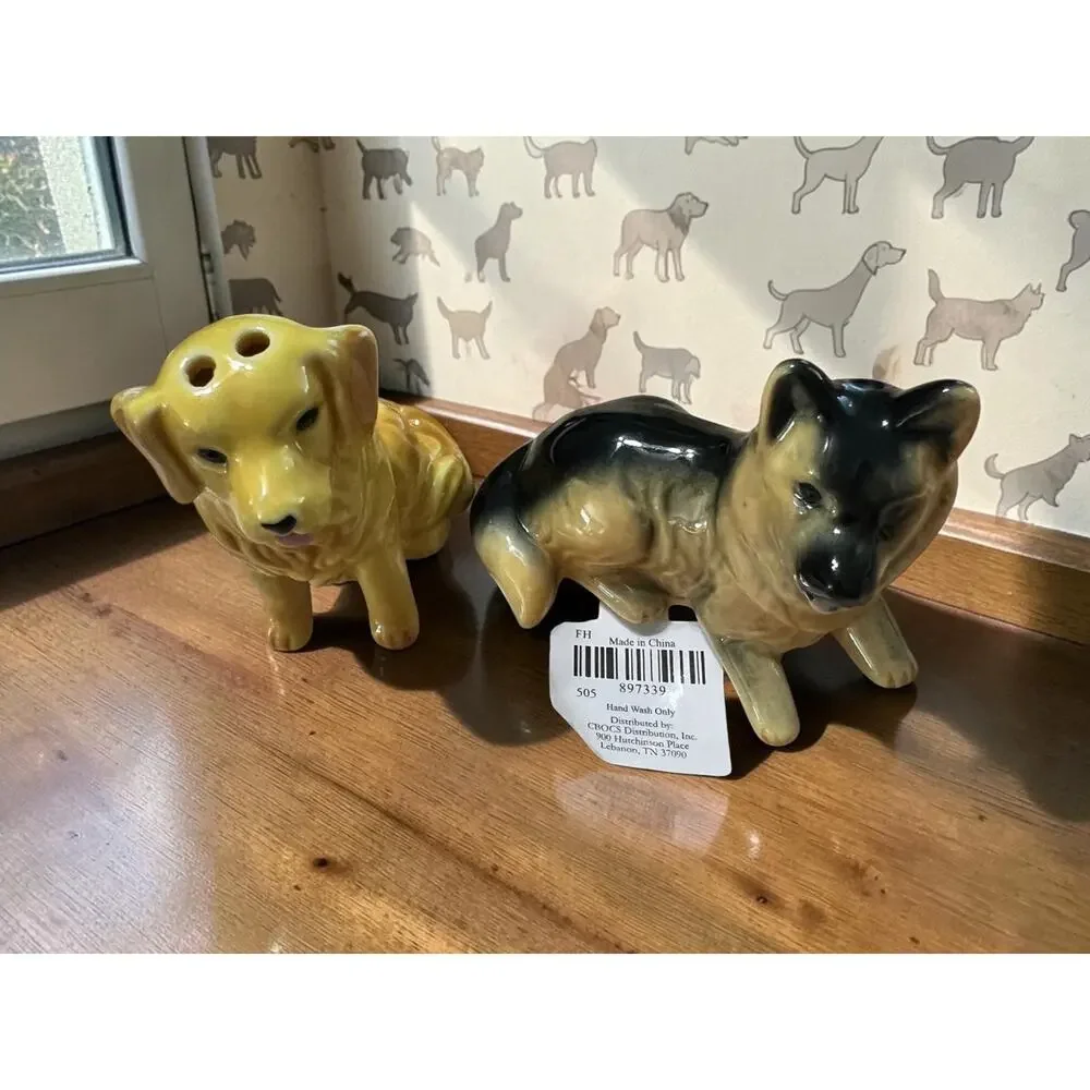 German Shepherd and Golden Retriever Cracker Barrel Salt and Pepper Shakers NWT
